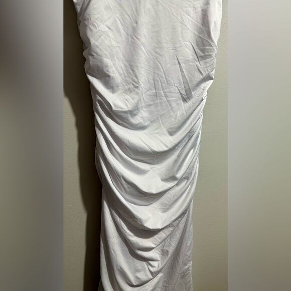Woman’s Slim Fitted Dress. Size: Small. White. Rouched. Cap Sleeve (94) - Picture 2 of 3